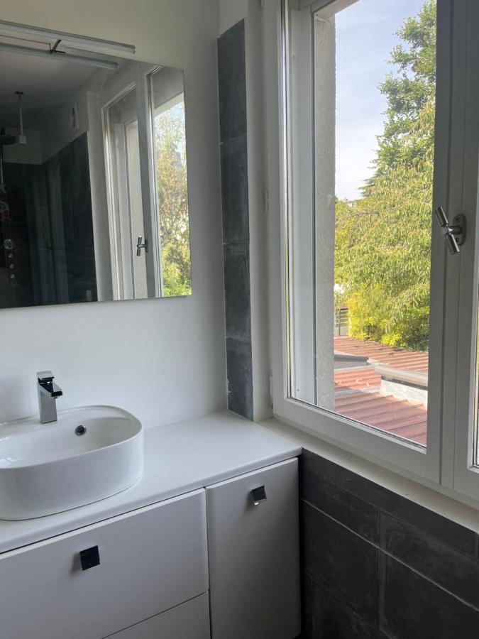 Superbe Appart, 15 Min De Paris, Au Calme Apartment Rosny-sous-Bois